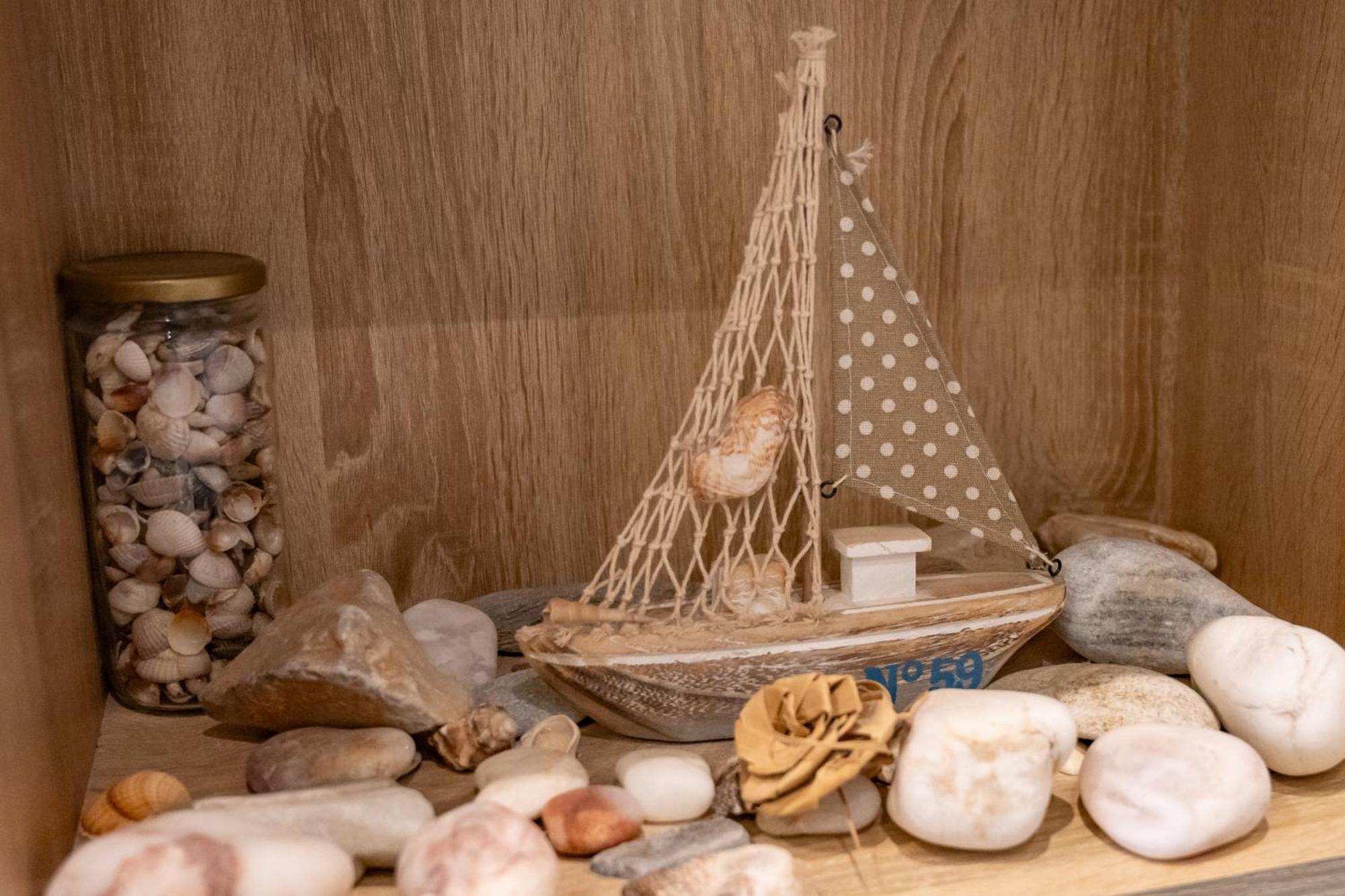 Chez Kiki Et Ioannis Apartment Engaraí Екстериор снимка